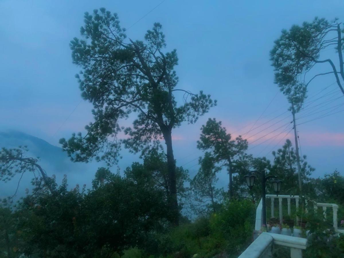 The Westberry 50Mtrs Offroading And 50 Mtrs Nature Path Bed & Breakfast Shimla Dış mekan fotoğraf
