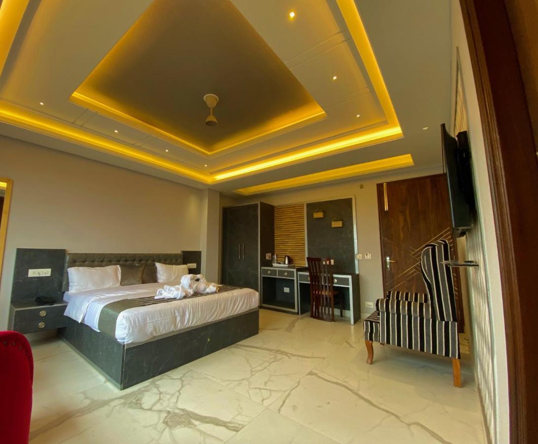 The Westberry 50Mtrs Offroading And 50 Mtrs Nature Path Bed & Breakfast Shimla Dış mekan fotoğraf
