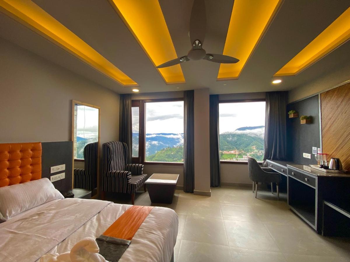 The Westberry 50Mtrs Offroading And 50 Mtrs Nature Path Bed & Breakfast Shimla Dış mekan fotoğraf